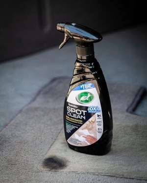 Препарат за премахване на петна и миризми Turtle Wax Spot Clean Odor Remover 500 мл
